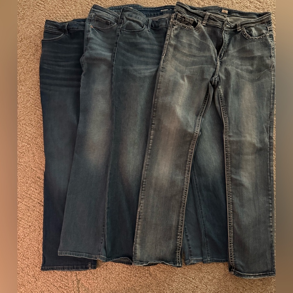 Women’s 4 pair bundle of Jeans